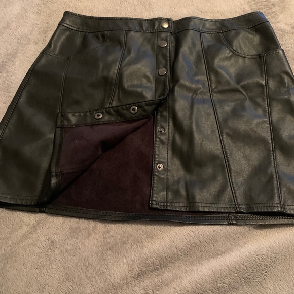 Express Dresses & Skirts - EXPRESS size 14 leather skirt